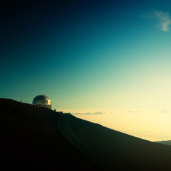 tiredmomentsintopleasure:  Mountaintop Observatories