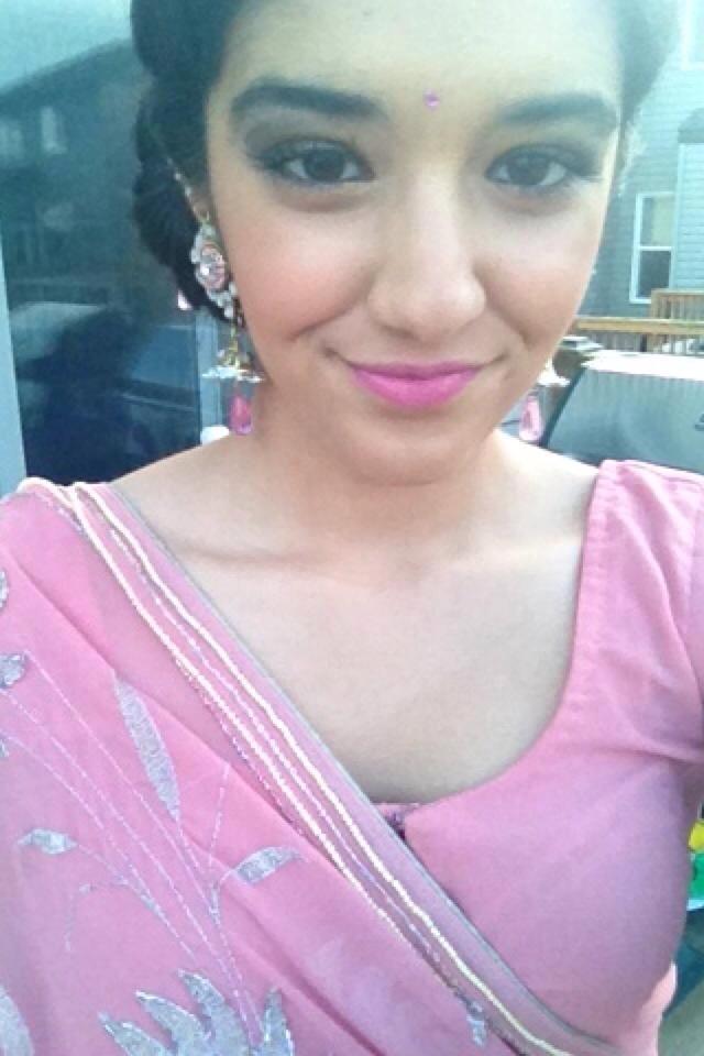 darkanimes:  reclaim the bindi ya’ll   Truly a beauty!!