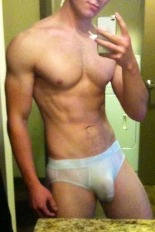 jockdays:  Active porn blog! I check out ALL new followers :)