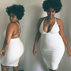 killerkurves:  wilnise:  #beautybeyondsize #sizesexy #healthyisalwaysin  Dayummm! I want a black girl just like her!