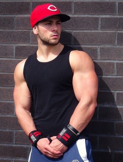 bodybuilder4thewall: athleticbrutality: Your