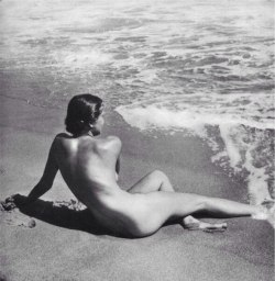 fewthistle:  Seashore. 1947. Photographer: