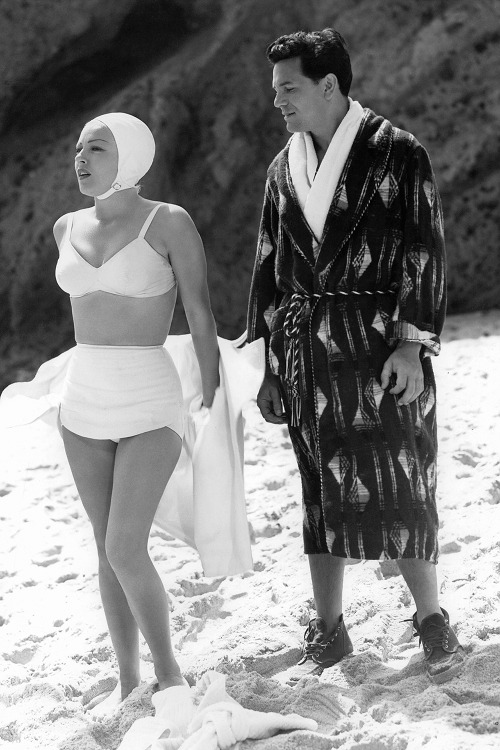 Lana Turner, John Garfield / production still from Tay Garnett’s The Postman Always Rings Twice (194