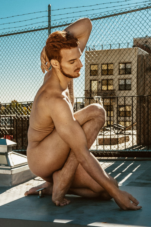 mikestand:  summerdiaryproject:  EXCLUSIVE     BLUE SKIES    with   STEVEN TRUMON GRAY    PHOTOGRAPHY BY TRAVIS CHANTAR   |   BROOKLYN, NEW YORK      © The Summer Diary Project.  Follow us on Facebook + Instagram + Twitter  Please do not reproduce