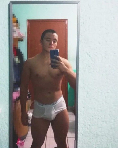 Alexis Hernandez de Saltillo Coah. Con su trusas retro