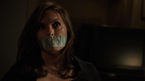 blowthelights-posts: Law and Order: SVUThe Mariska Hargitay scene I waited for years.