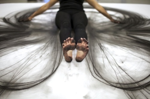 thedolab: Heather Hansen uses charcoal and movement to create these works of art. Visit her website