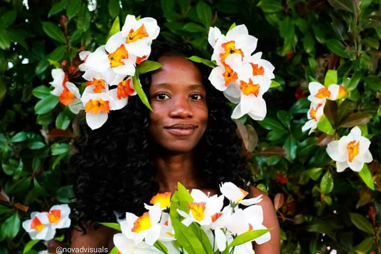thatgirlisgroovy:  My new series:  The Sunkissed Collection🌴🍊  Photographer