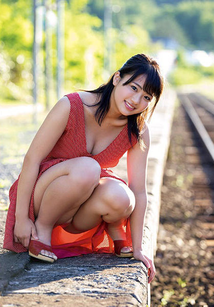 gravure-glamour:  Natsumi Hirajima