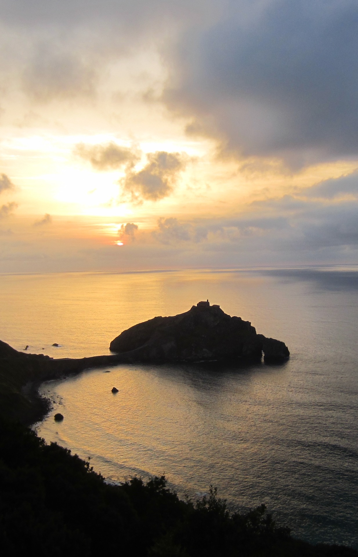 breathi:  Photo by me ☻ - San Juan de Gaztelugatxe, Spain. 