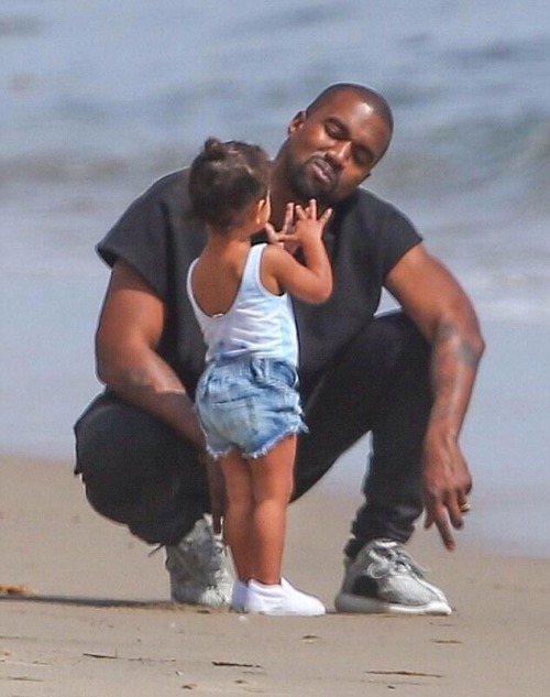 justineskye: nigel-laflame:norisblackbook: I’m saying DadYe you gotta come hard this year. Big