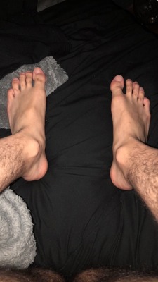 alexbaby22:  dvddycrexm:  for my feet lovers