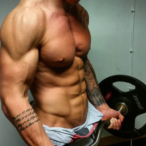 hotmessguys:  Instagram user: fitmartin  ♣♂ Hot Mess Guys ♂♣
