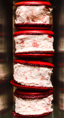fullcravings:  Red Velvet Macaron Ice Cream