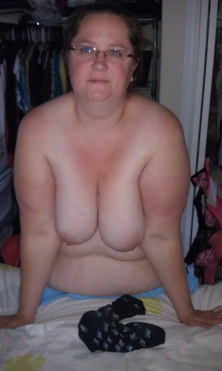 curveconnoisseur:  Lady love?!Â Â  ;0* 
