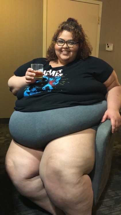 SSBBW Brianna Looking overwhelmingly cute stuffed into that too small chair