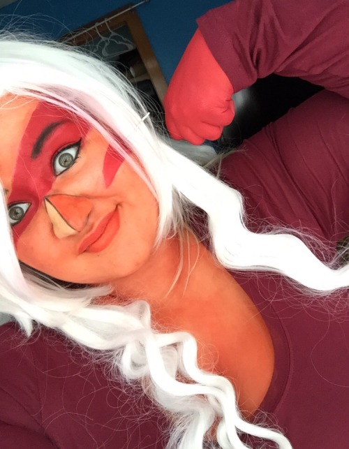 wearemalachitenowbaby:  Come on, Just say yes.~    Couldn’t stop myself from using my new body paint. Just messing around and taking pictures at home, so don’t be a spaz. I didn’t make the nose, wig or order my contacts for my final Jasper cosplay