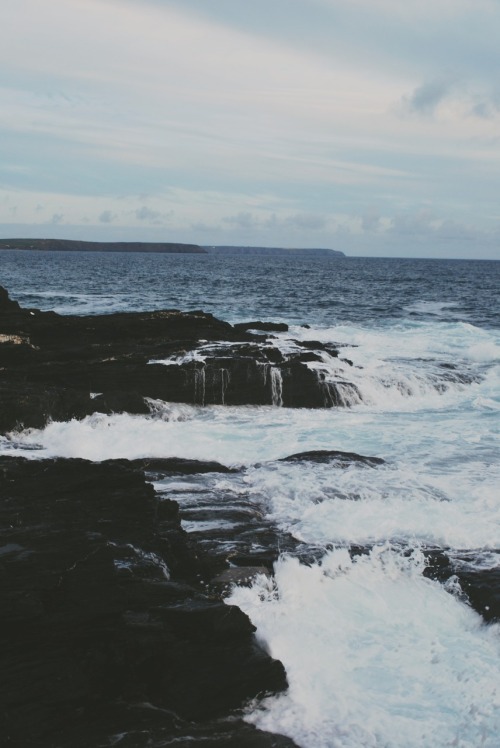 south-england:Crashing, Porthleven »» Thomas Hanks