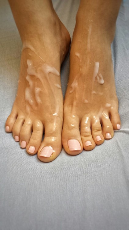 footloverforlife69: plagueeee:  plagueeee.tumblr.com Creamy white.  Lovely!!