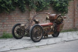 Emporioefikz:  Steampunk Trike