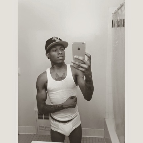 extranoboys:  👀