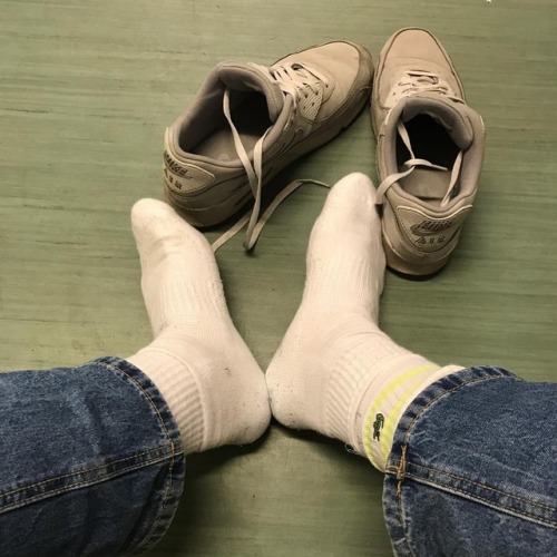 XXX bisocksman:  Just me. #feet #whitesocks #nikesocks photo