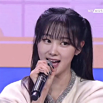 What's The Most Unhinged Thing Each Venus Member Did In Public During Their Idol Schedule (like Concert,