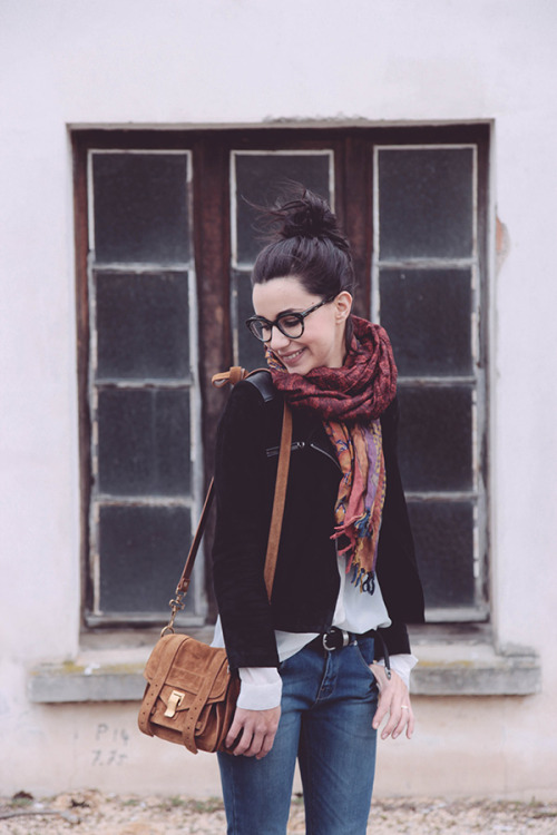 coldwindandiron:  Top knot. 