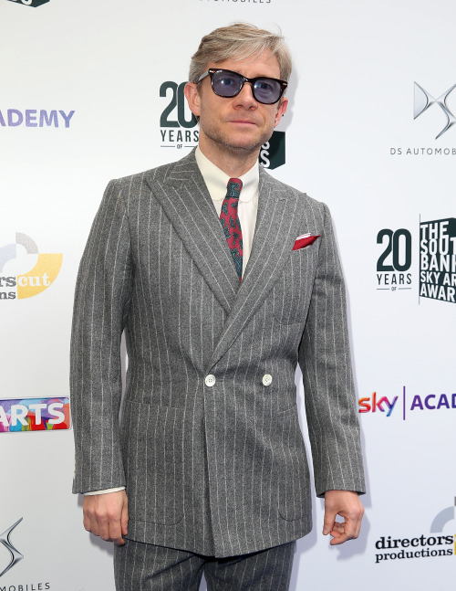  【HQ】Martin Freeman arrives for the The South Bank Sky Art Awards at The Savoy Hotel on June 5, 2016