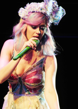 iheartkatyperry:  Prismatic World Tour in