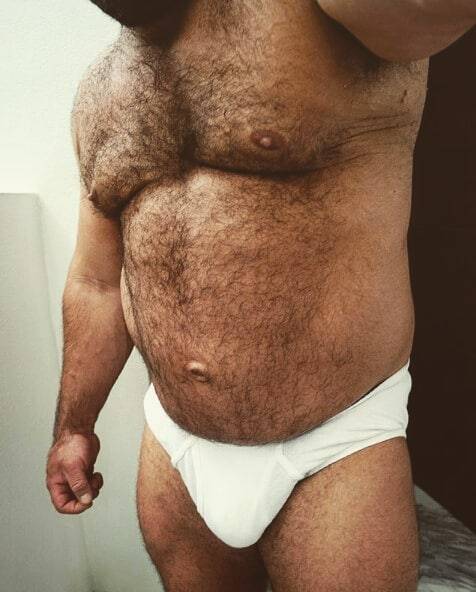Amazing speedo dad . . . . . . #beardmunchersubmission #bearsinspeedos #bearsofinstagram #bearscruff