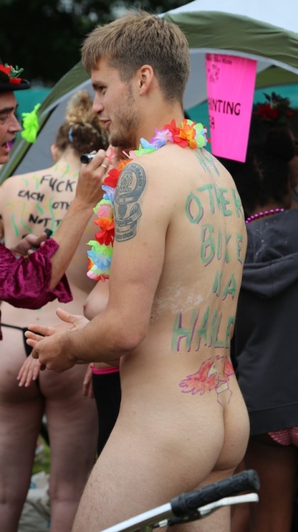 londonnakedbikeride:   Use the tag for more of him. 5 of 5.  