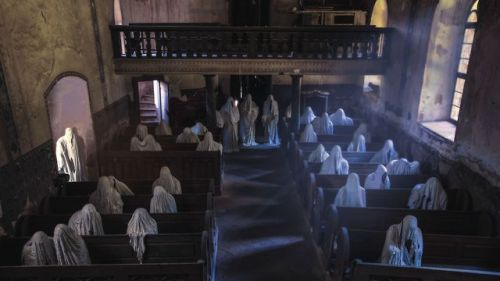 abandonedandurbex: Abandoned church in Czech filled with ghost statues [3341x1879]