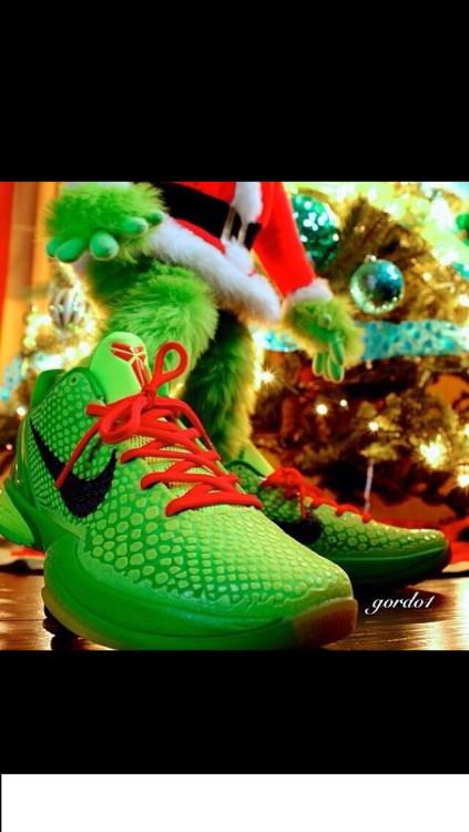 always-strivee-and-prosperr:  Grinch stole Kobes