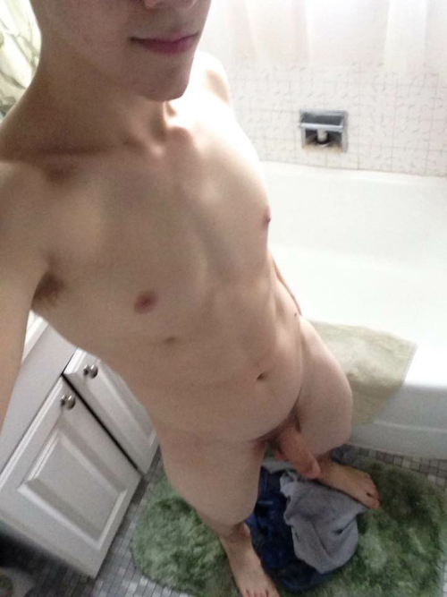 Porn k-frat-brother:  LIL BRO HAS SUCH A MONSTER photos