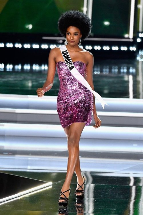 the-sweet-life-ja: CONGRATULATIONS TO OUR MISS UNIVERSE Miss Davina Bennett received the second runner-up title on Sunday (26.Nov.17) night in the Miss Universe 2017 competition but she won the hearts of many around the world which really is the ultimate