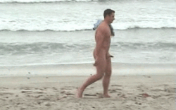 diaryofanudistmom:  See? There’s nothing wrong with having an erection on a nude beach!
