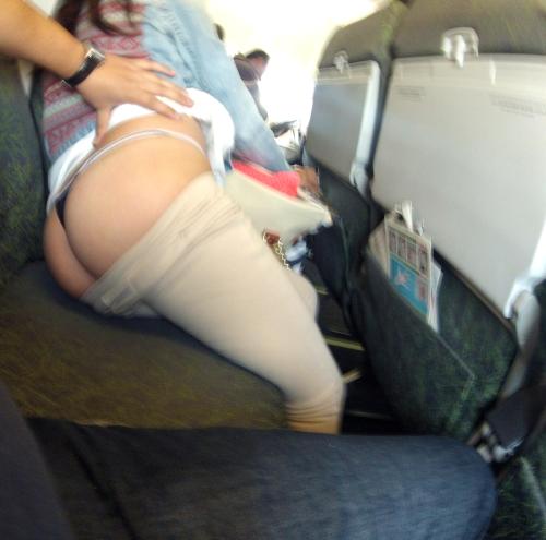 aglaia69: Airplane flashing Part 1