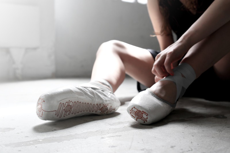 cubebreaker:  Designer and lover of dance Lesia Trubat developed the E-traces ballet