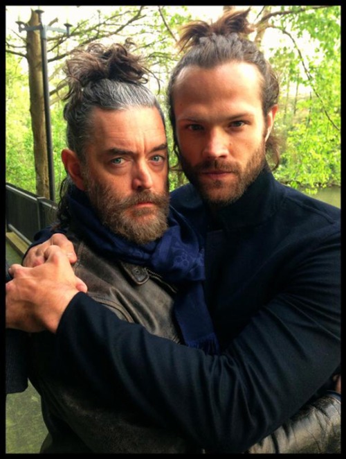 persephone-garnata:  Man bun appreciation post.   Finished watching The Last Kingdom and felt the need to express my love for the man bun. So here’s a selection of hotties rocking the hell out of the man bun. Oh, my ovaries!  Clockwise from top left: