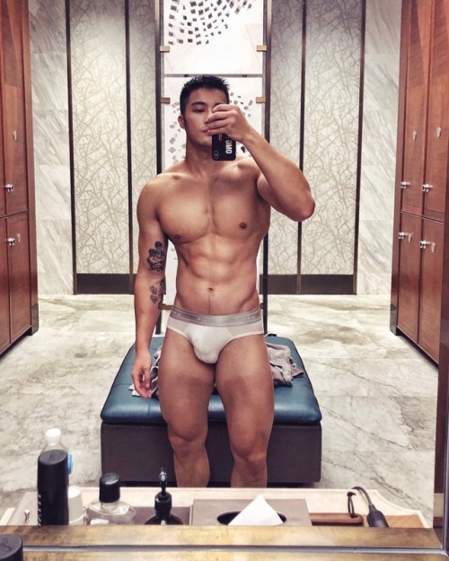leadingmovies:  Edison Fan leaked shot !!P/S:  Please follow for more exposed shots!