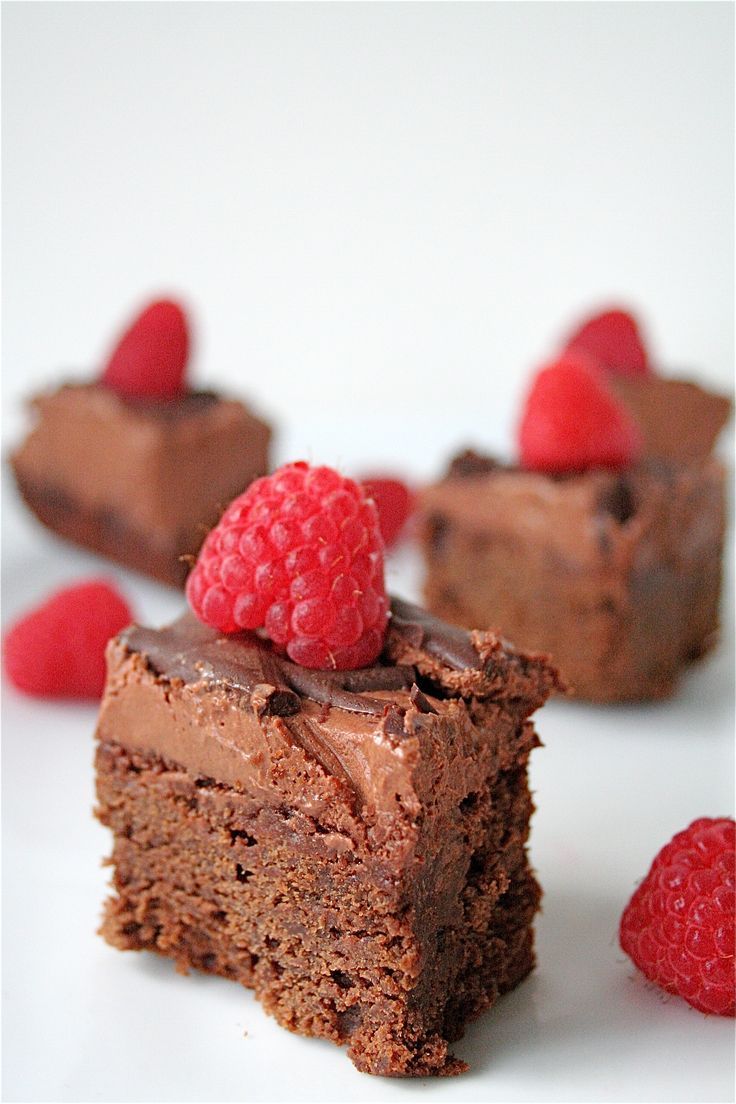 yummyfoooooood:  Chocolate Raspberry Truffle Brownies   YOOOOO