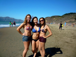 asiangirlshotties:  Middle