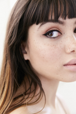 urbanoutfitters:  A beauty must: A cat eye