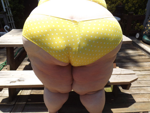 ssbbwvictoria: This is SSBBW Victoria, an amazing extra large girl with huge belly, huge tits, fat t