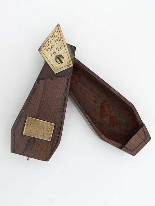 ltwilliammowett:Wooden coffin snuffbox, 19th century - increpted : HMS Erebus and Beechey Island 184