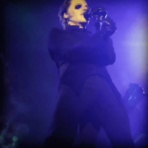undeclaredmilk: move those hips, little man channel your inner Prince