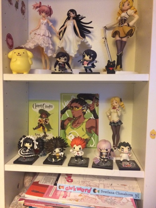 camalilium:  my work station as of now ( ´ ▽ ` )ﾉ