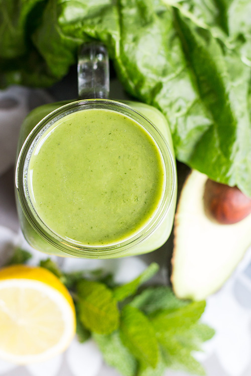 aplantbasedworld: Immune boosting avocado and mint green smoothie Creamy avocado, fresh spinach and 