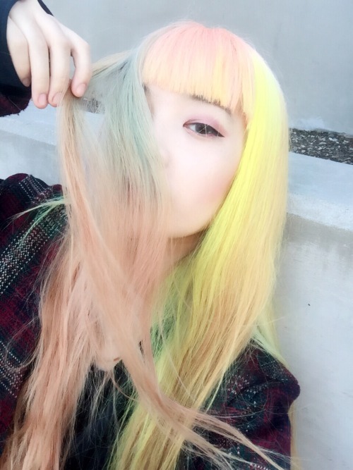 maidosama:  The only color left in my hair is yellow.
